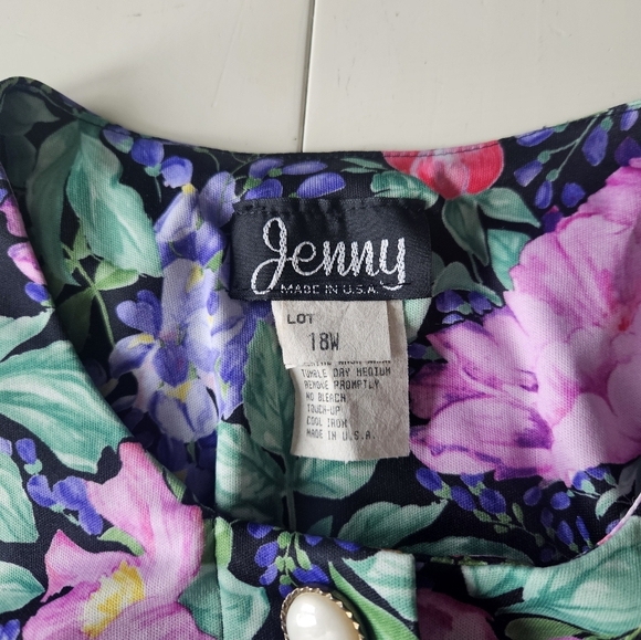 Vintage Floral Blouse - Picture 5 of 6